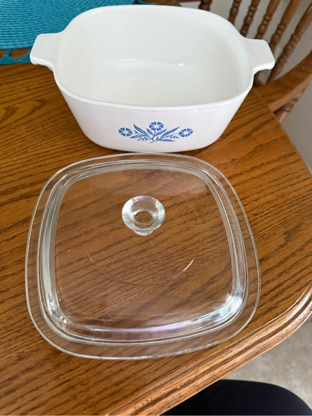 Vintage Corning-ware Cornflower blue 1 1/4 quart casserole dish